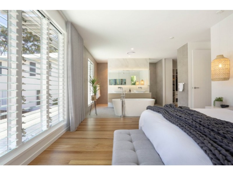 Residence Two/7 Camfield Street, Alexandra Headland QLD 4572