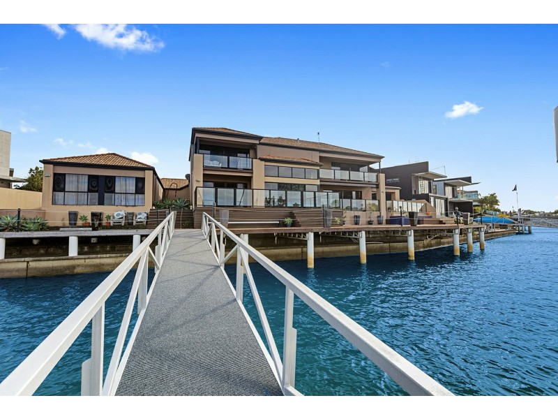 10 Mooloolah Island, Minyama QLD 4575