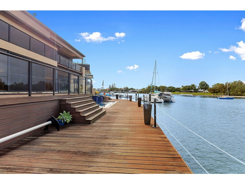 10 Mooloolah Island, Minyama QLD 4575