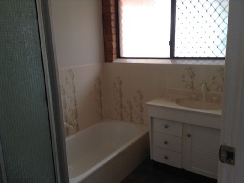 8 Imara Court, Mountain Creek QLD 4557