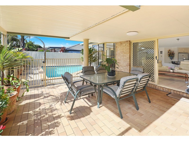 19 Currong Street, Minyama QLD 4575