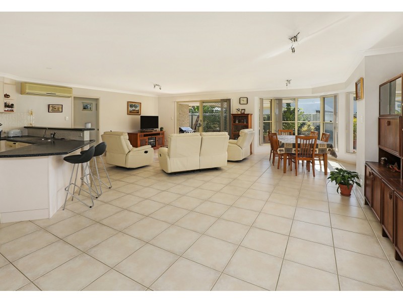 19 Currong Street, Minyama QLD 4575