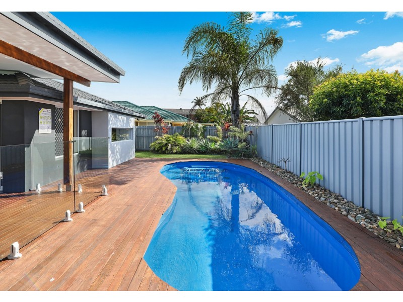 17 Currong Street, Minyama QLD 4575