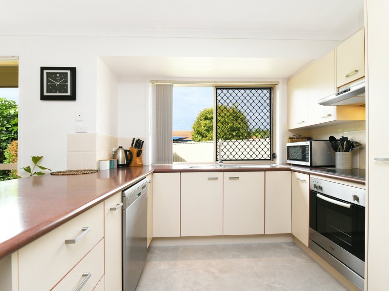 Unit 2/8 Meandersea Court, Mountain Creek QLD 4557