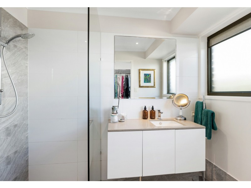 9 Currong Street, Minyama QLD 4575