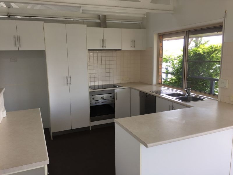 12 Paraka Court, Mountain Creek QLD 4557