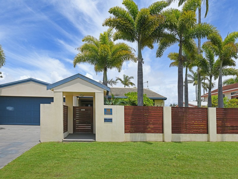 13 Paraka Court, Mountain Creek QLD 4557