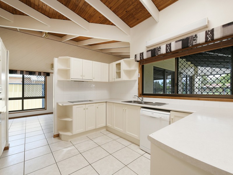 13 Paraka Court, Mountain Creek QLD 4557