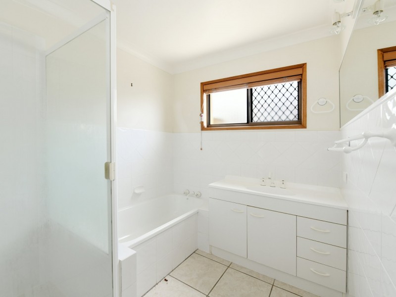 13 Paraka Court, Mountain Creek QLD 4557