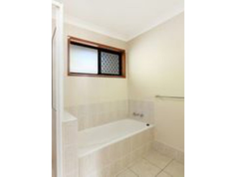 77 Cootamundra Drive, Mountain Creek QLD 4557