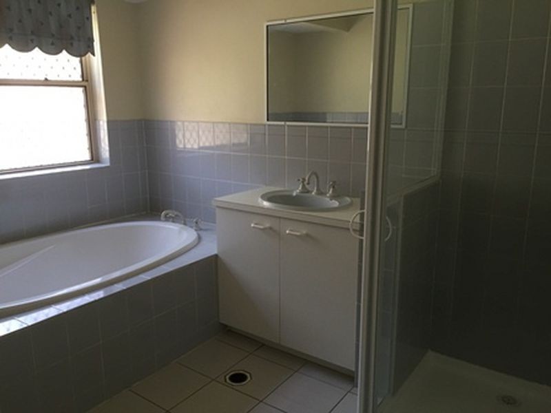 16 Paraka Court, Mountain Creek QLD 4557