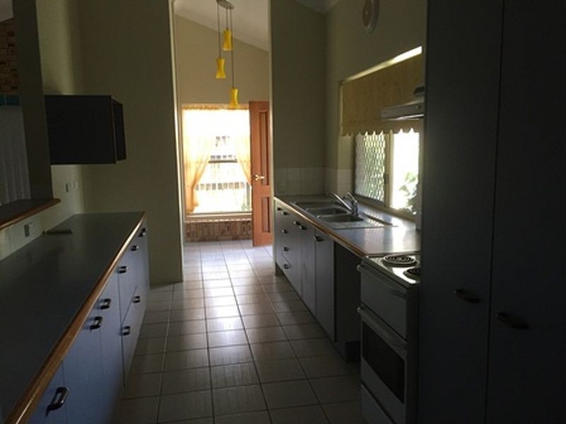 16 Paraka Court, Mountain Creek QLD 4557