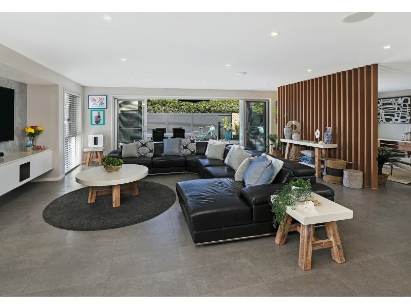 15 Richmond Place, Minyama QLD 4575