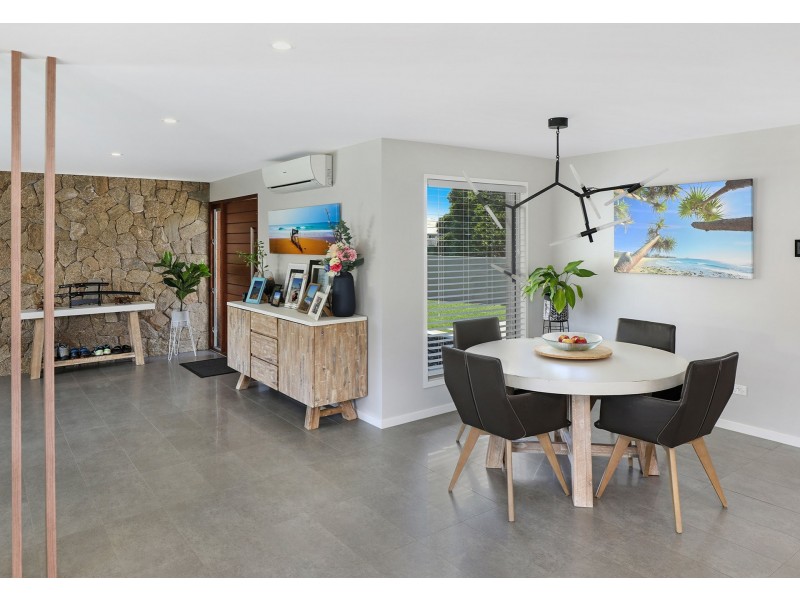 15 Richmond Place, Minyama QLD 4575