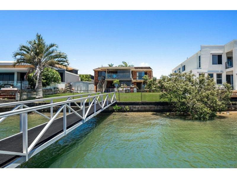 37 Neerim Drive, Mooloolaba QLD 4557