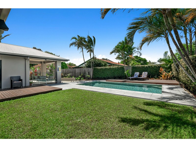 5 Waringa Court, Minyama QLD 4575