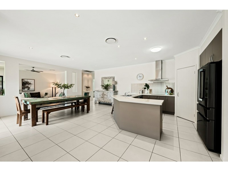 5 Waringa Court, Minyama QLD 4575