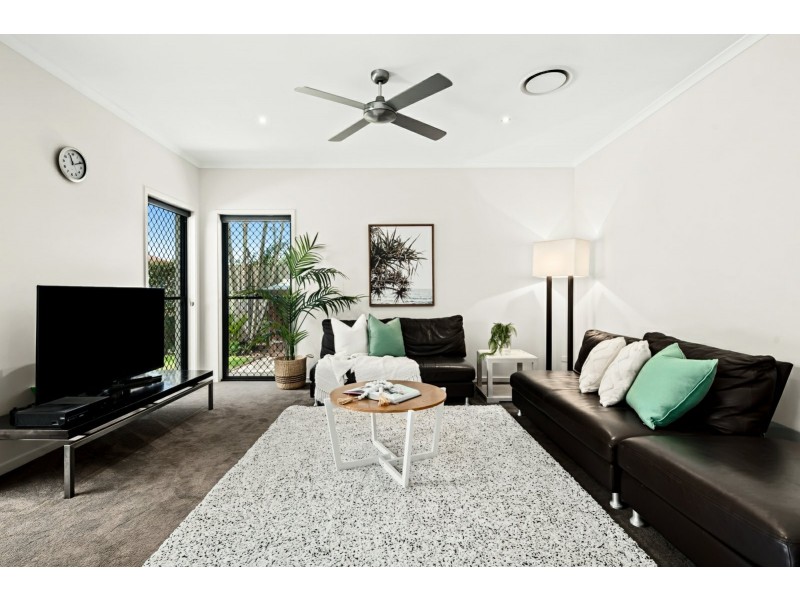 5 Waringa Court, Minyama QLD 4575