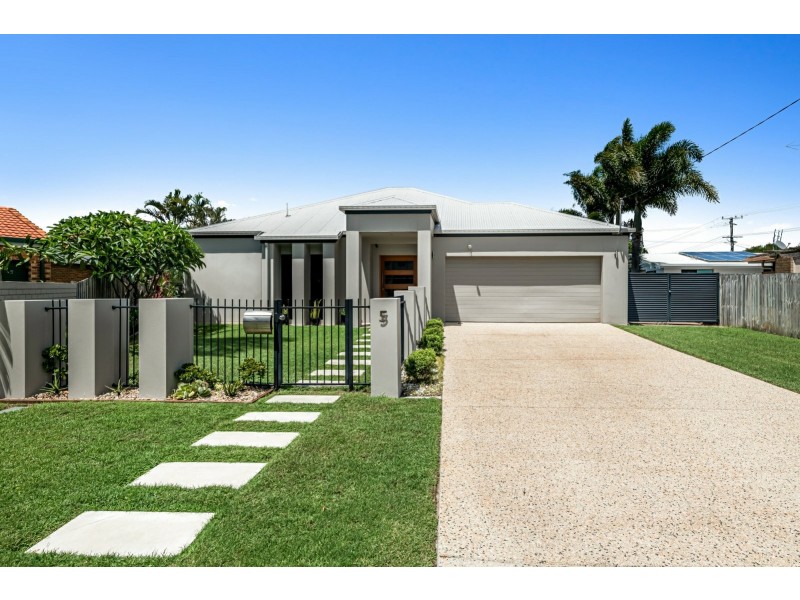 5 Waringa Court, Minyama QLD 4575