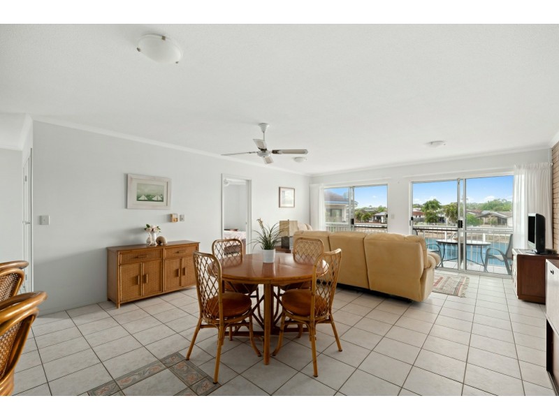 Unit 5/91 Goonawarra Drive, Mooloolaba QLD 4557