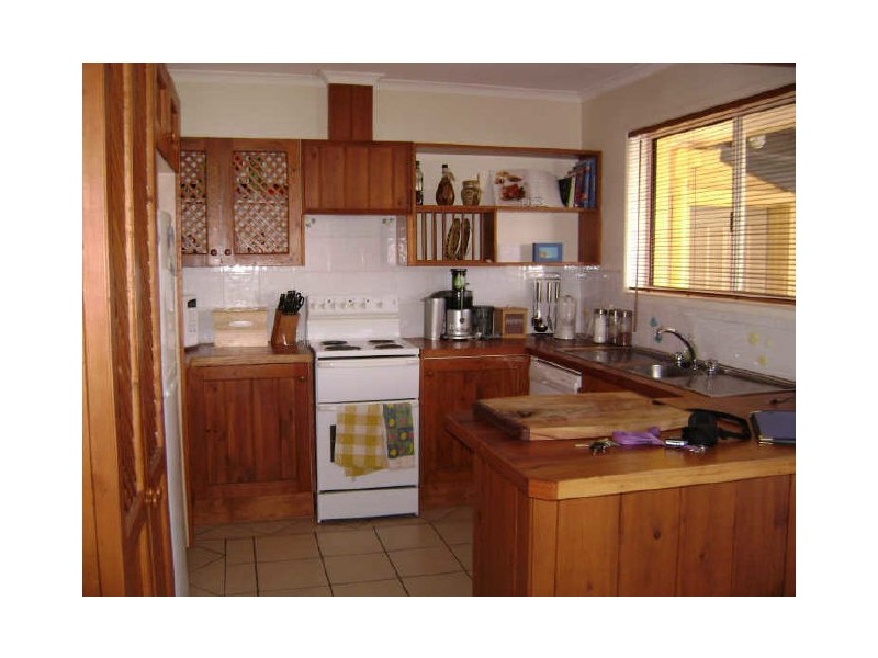 8 Tandara Street, Warana QLD 4575