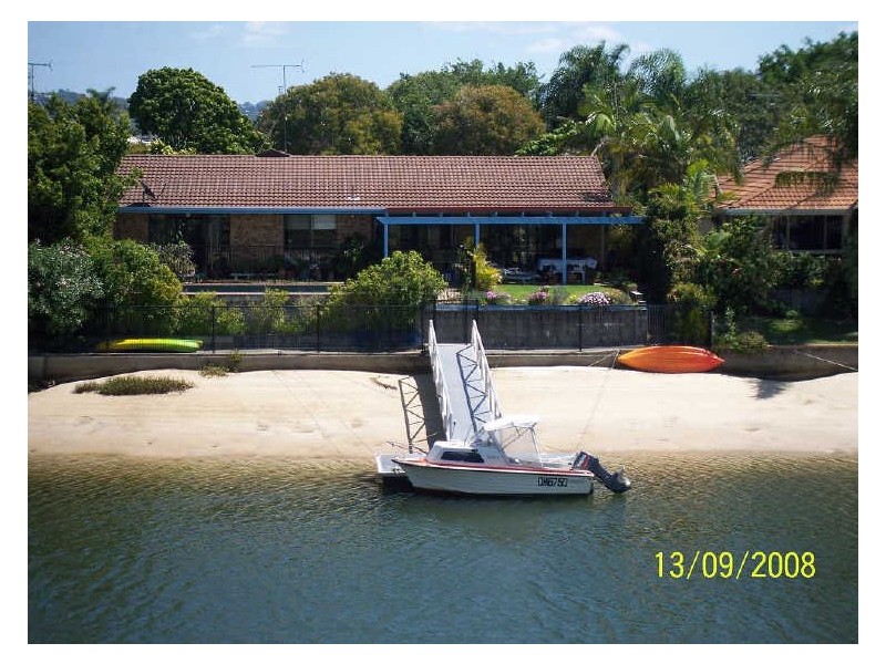 17 Island Court, Minyama QLD 4575