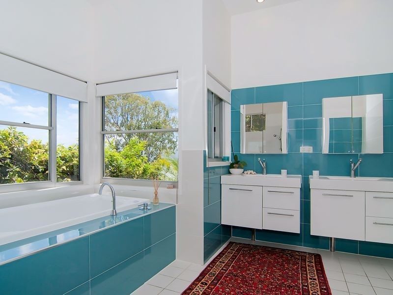 21 Yakola Parade, Alexandra Headland QLD 4572