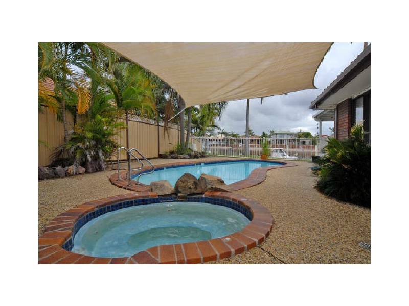 18 Aroona Ave, Buddina QLD 4575