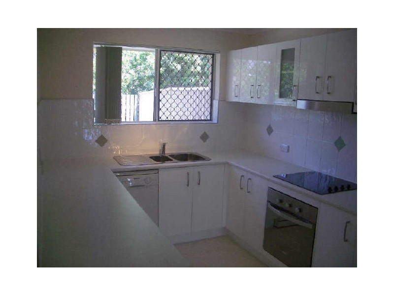 2/61 Neerim Drive, Mooloolaba QLD 4557