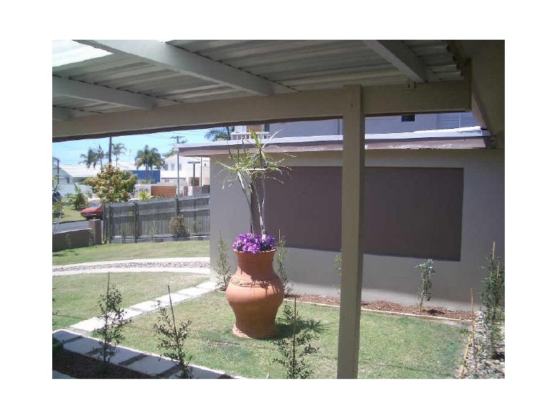 2/61 Neerim Drive, Mooloolaba QLD 4557