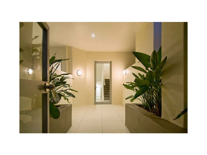 Unit 4/8 Leo Cresent, Alexandra Headland QLD 4572