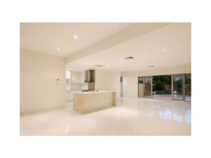 Unit 4/8 Leo Cresent, Alexandra Headland QLD 4572