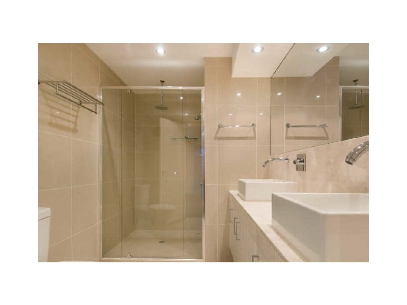 Unit 4/8 Leo Cresent, Alexandra Headland QLD 4572