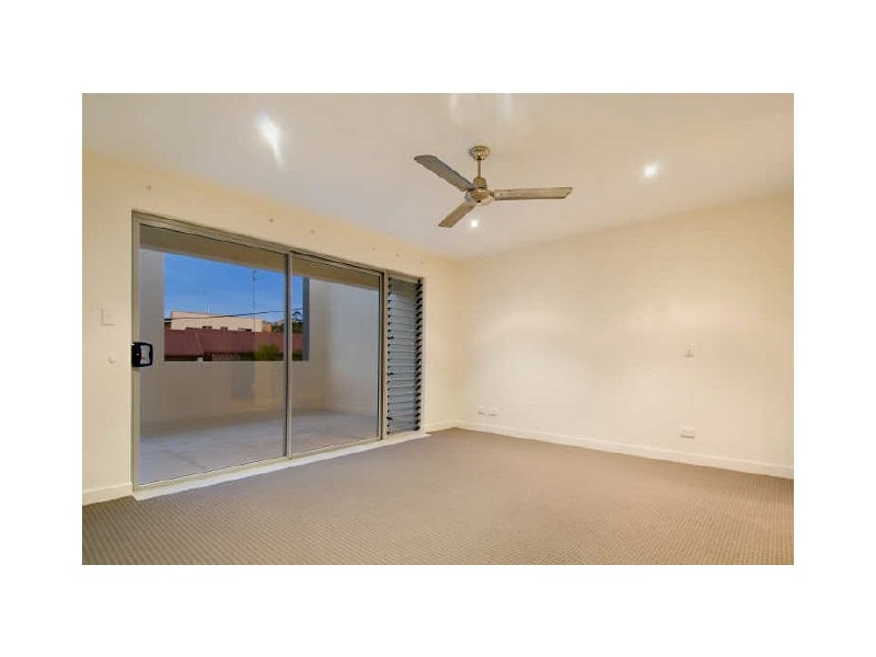 Unit 4/8 Leo Cresent, Alexandra Headland QLD 4572