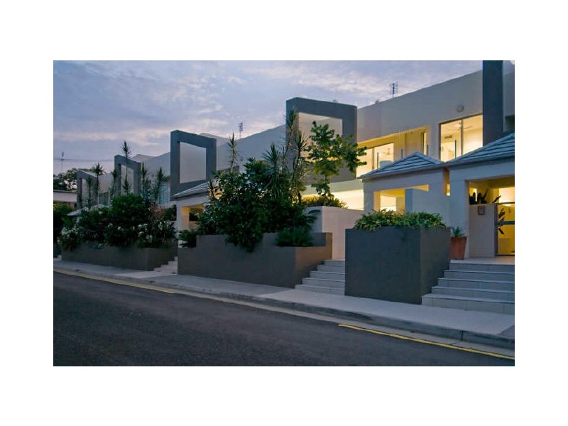 Unit 4/8 Leo Cresent, Alexandra Headland QLD 4572