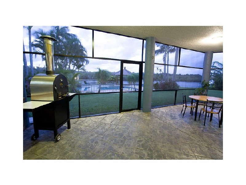 19 Paraka Ct, Mountain Creek QLD 4557