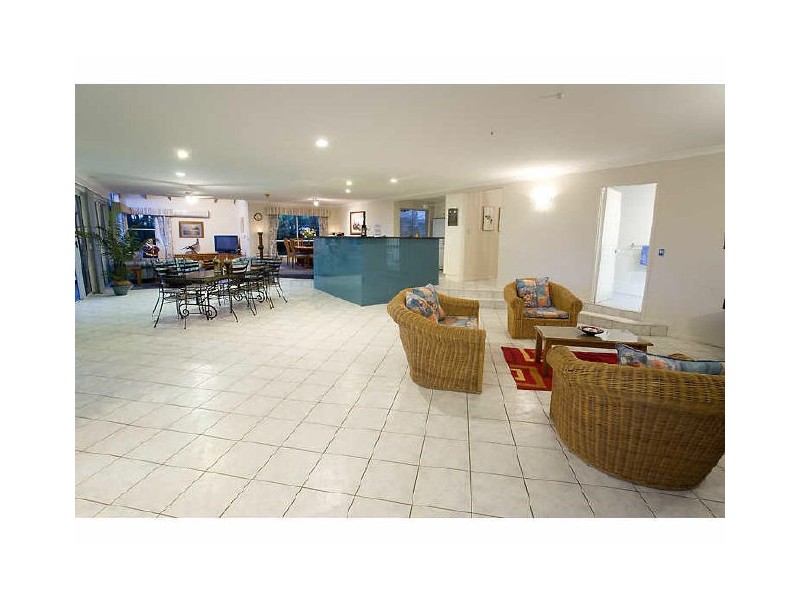 19 Paraka Ct, Mountain Creek QLD 4557