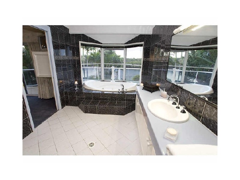 19 Paraka Ct, Mountain Creek QLD 4557