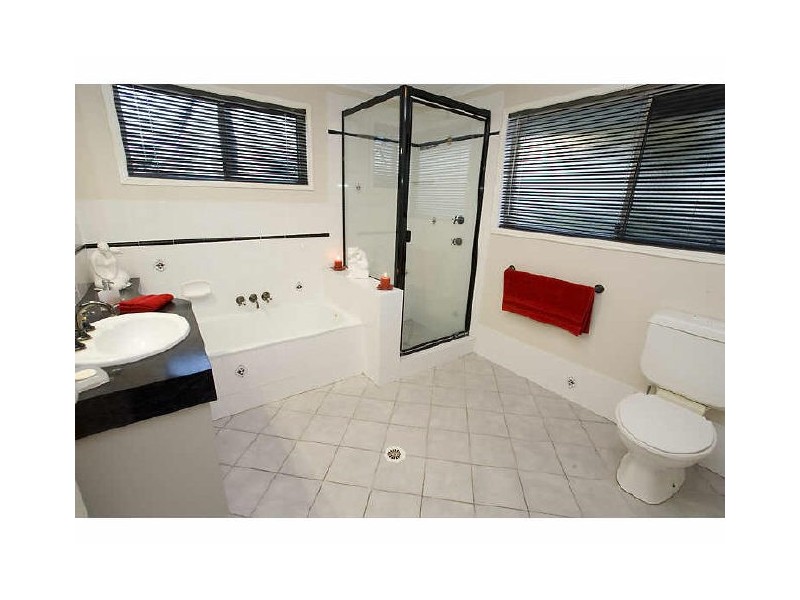 19 Paraka Ct, Mountain Creek QLD 4557