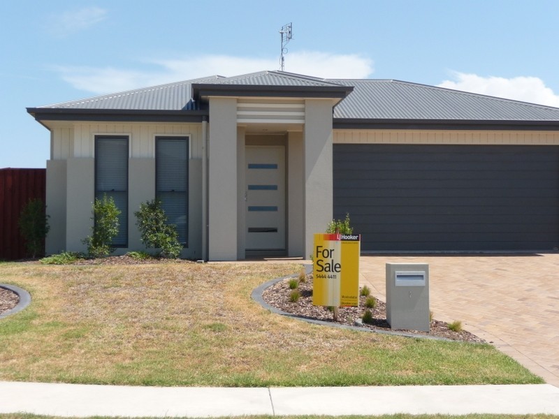 1 Skua Place, Mountain Creek QLD 4557