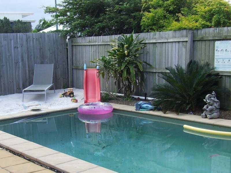 32 Nicklin Way, Kawana QLD 4701