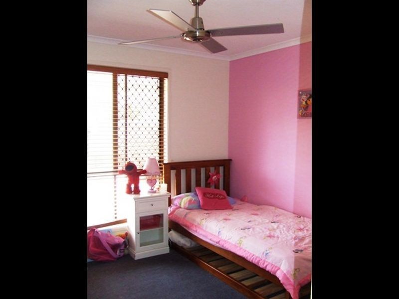 32 Nicklin Way, Kawana QLD 4701