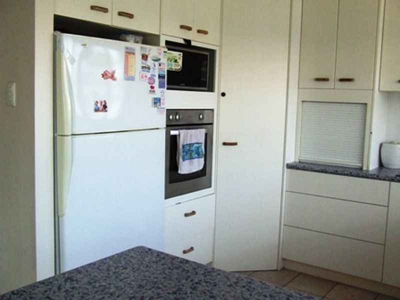 32 Nicklin Way, Kawana QLD 4701