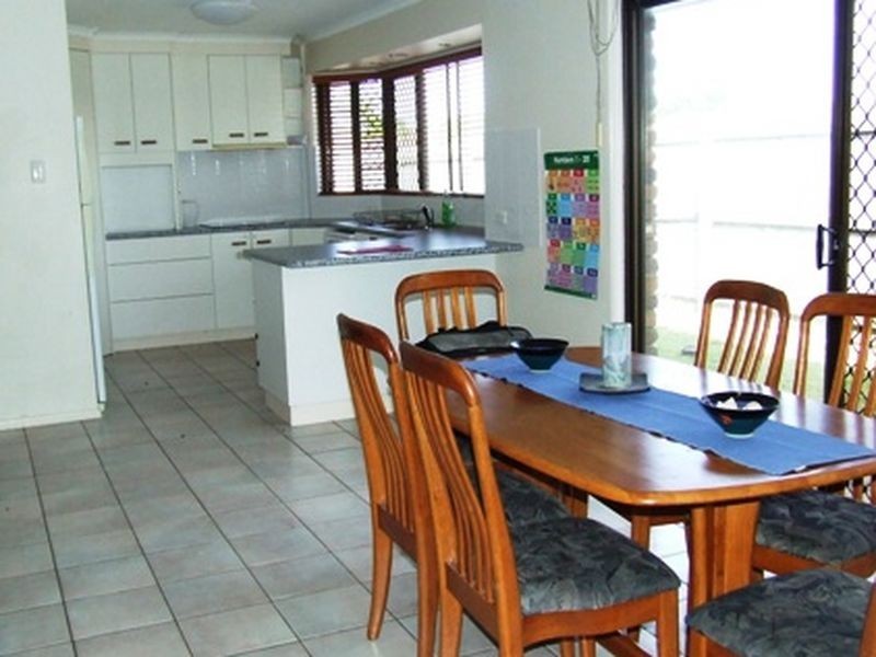 32 Nicklin Way, Kawana QLD 4701