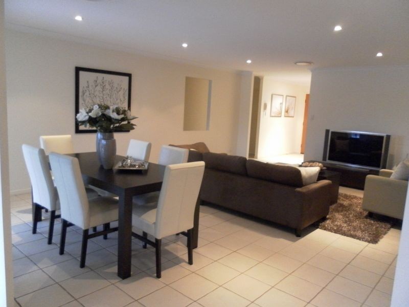 54 Sunbird Chase, Parrearra QLD 4575