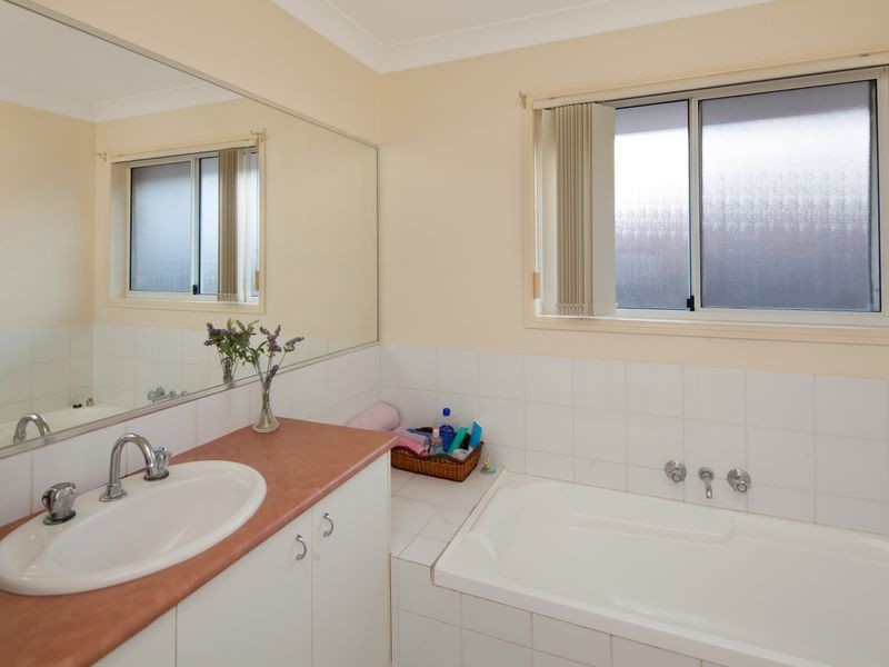 10 Caulfield Close, Little Mountain QLD 4551