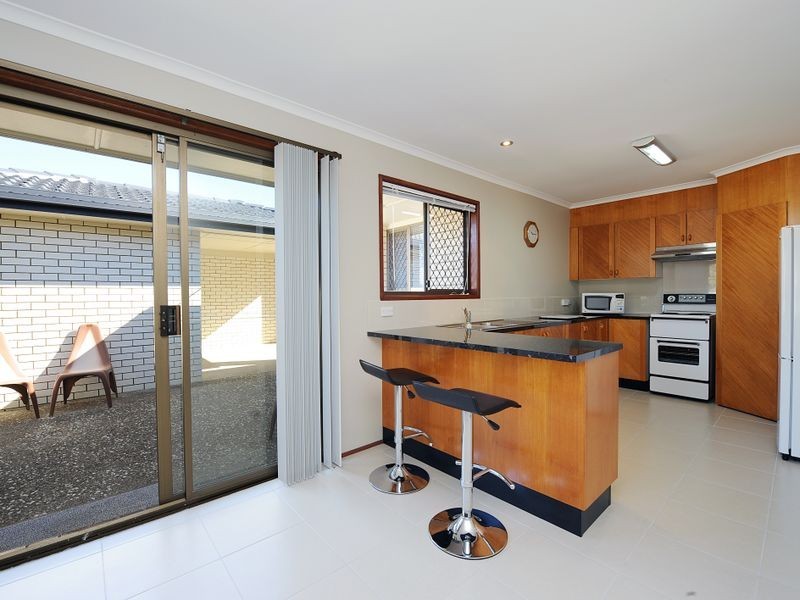 6 Bluebird Pde, Bokarina QLD 4575