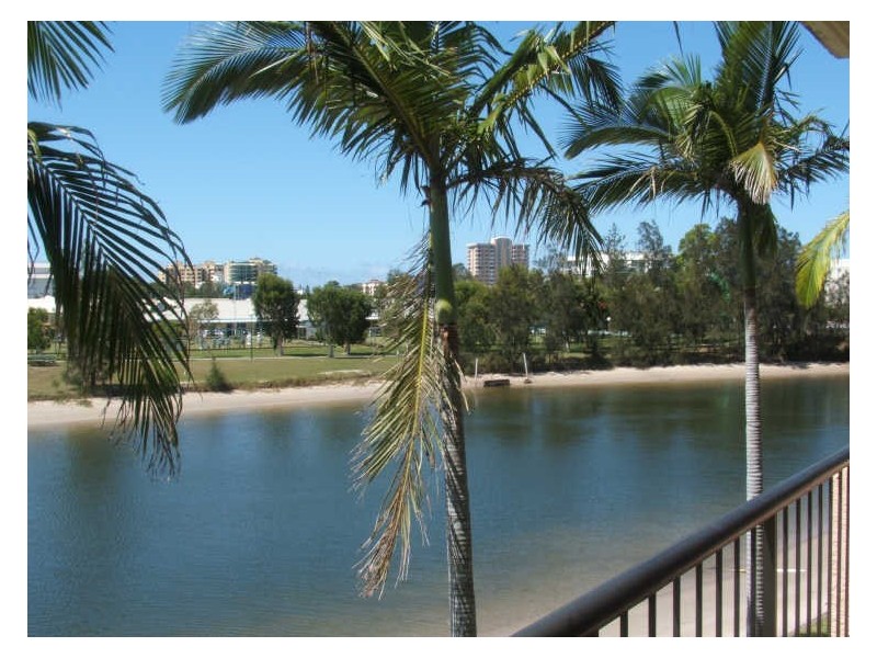 2/8 Kyamba Court, Mooloolaba QLD 4557
