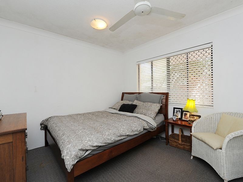 2/6 Corowa Crescent, Mooloolaba QLD 4557