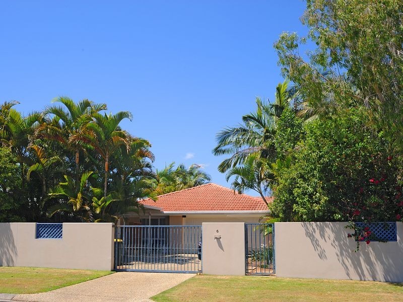 6 Maroochy Waters Drive, Maroochydore QLD 4558